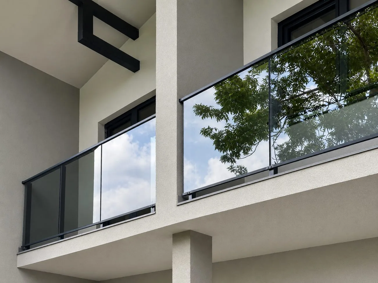 Barandilla de cristal en Madrid para proyecto profesional MILUX